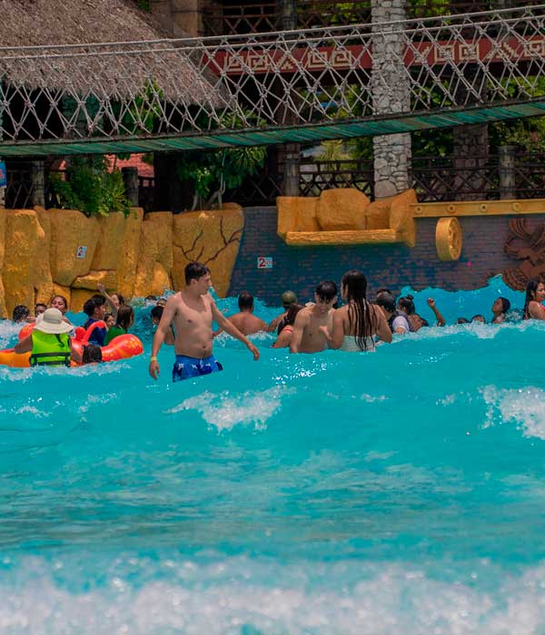 Alberca de olas en Balneario Ixmiquilpan
